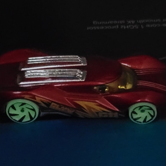 Hotwheels Glow Racers - Picture 12 of 12